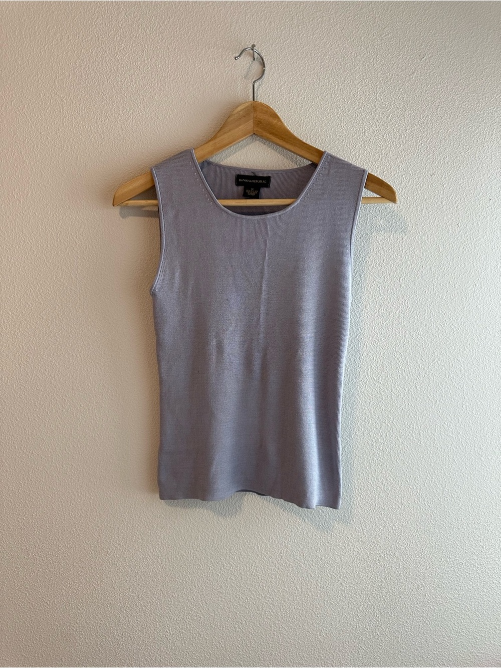 BANANA REPUBLIC 100% Silk Lavender Tank Top Womens Medium